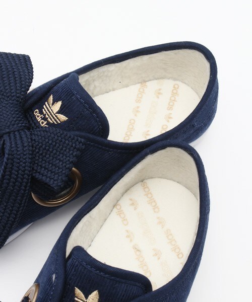 adidas(アディダス)の「ウィメンズ アディダス リレース コーデュロイ リボン adidas RELACE LOW CORDUROY AC S74561(スニーカー・レディース・インディゴブルー・23cm/23.5cm/24cm/24.5cm/25cm)」の7枚目の写真