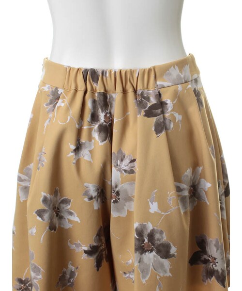 31 Sons de mode（トランテアン　ソン　ドゥ　モード）の「花柄キュロット（パンツ・レディース・オフホワイト/ネイビー/キャメル・36/38）」の6枚目の写真