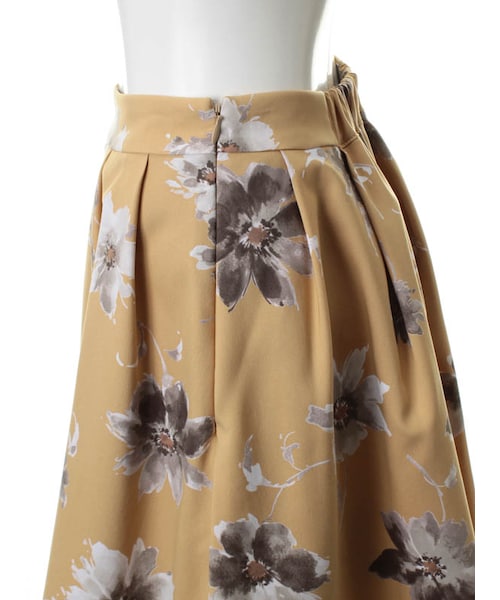 31 Sons de mode（トランテアン　ソン　ドゥ　モード）の「花柄キュロット（パンツ・レディース・オフホワイト/ネイビー/キャメル・36/38）」の8枚目の写真