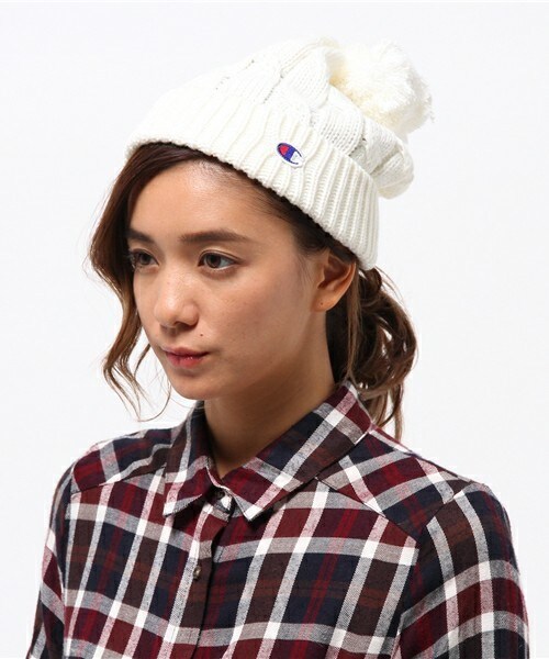 Champion（チャンピオン）の「ユニセックス チャンピオン アクリル ポンポンビーニー Champion ACRYL PONPON BEANIE CAP CP150419（ニットキャップ/ビーニー・レディース・オフホワイト/ブラック/グレー/ブラウン/ベージュ/ネイビー/レッド/バーガンディー・ONE SIZE）」の9枚目の写真