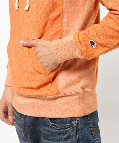 Champion(チャンピオン)の「メンズ チャンピオン リバースウィーブ フーディ パーカー Champion RW PULLOVER HOODED SWEATSHIRT C3-E136(パーカー・メンズ・オレンジ/グリーン/グレー/チャコールグレー/ネイビー・MEDIUM/X-LARGE/LARGE)」の9枚目の写真