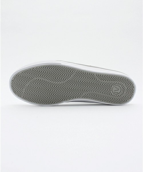 GRAVIS(グラヴィス)の「メンズ グラビス ローダウン ホワイト ローカット GRAVIS LOWDOWN MNS WHITE/GRAY(スニーカー・メンズ・ホワイト・26cm/26.5cm/27cm/27.5cm/28cm)」の3枚目の写真
