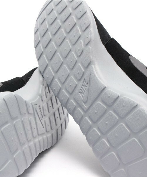 NIKE SPORTSWEAR(ナイキスポーツウェアー)の「メンズ ナイキ ローシ スエード NIKE ROSHE ONE SUEDE 685280-001(スニーカー・メンズ・ブラック・27.5cm/28cm/28.5cm/29cm/29.5cm)」の11枚目の写真