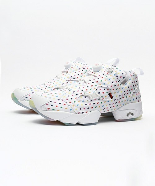 Reebok(リーボック)の「ユニセックス リーボック インスタポンプ 滴模様 レインボー クリアソール Reebok INSTAPUMP FURY OG V68678(スニーカー・レディース・ホワイト・25cm/26.5cm/27cm/28.5cm/29cm/22cm/24cm/24.5cm/27.5cm/28cm/23cm/23.5cm)」の2枚目の写真