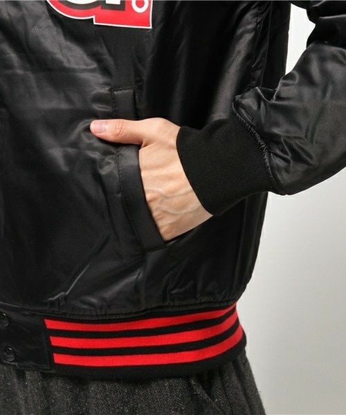 adidas（アディダス）の「メンズ アディダス ニゴー サテンスタジャン 