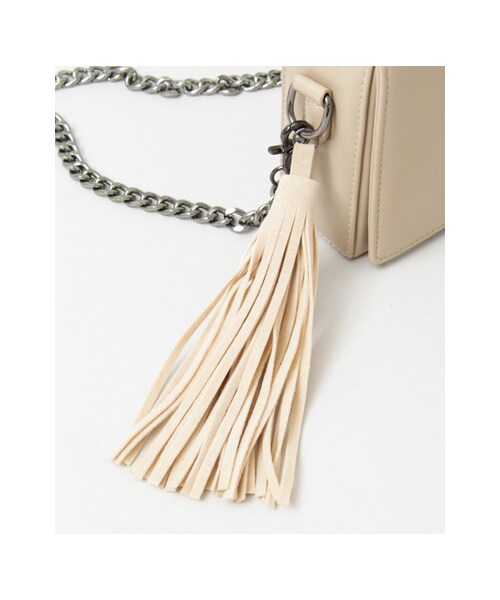 KBF（ケイビーエフ）の「タッセル付チェーンBOXBAG（バッグ・レディース・BEIGE/BLACK・one）」の10枚目の写真