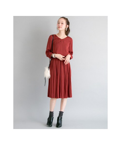 URBAN RESEARCH（アーバンリサーチ）の「プリーツ切替ワンピース（ワンピース/ドレス・レディース・NAVY/MUSTARD/RENGA・FREE）」の14枚目の写真