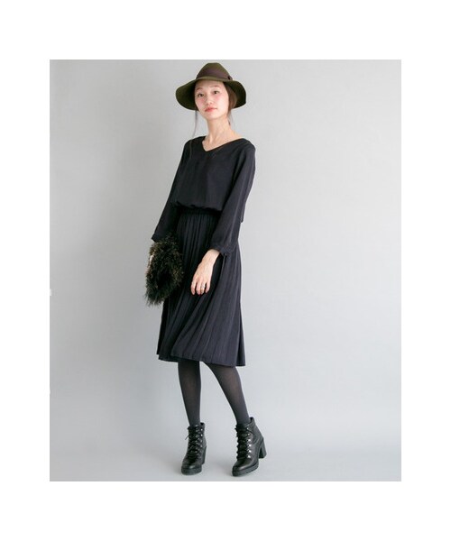 URBAN RESEARCH（アーバンリサーチ）の「プリーツ切替ワンピース（ワンピース/ドレス・レディース・NAVY/MUSTARD/RENGA・FREE）」の8枚目の写真