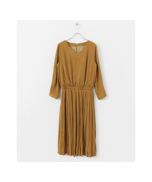 URBAN RESEARCH（アーバンリサーチ）の「プリーツ切替ワンピース（ワンピース/ドレス・レディース・NAVY/MUSTARD/RENGA・FREE）」の2枚目の写真