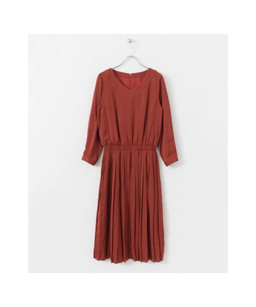 URBAN RESEARCH（アーバンリサーチ）の「プリーツ切替ワンピース（ワンピース/ドレス・レディース・NAVY/MUSTARD/RENGA・FREE）」の3枚目の写真