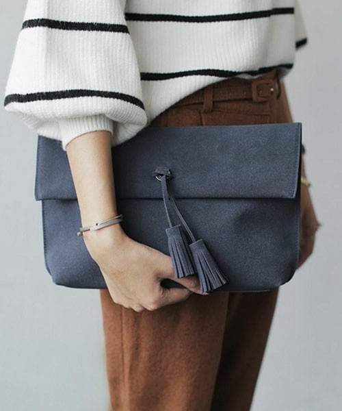 DHOLIC(ディーホリック)の「タッセルポイントクラッチバッグ(クラッチバッグ・レディース・グレー/ネイビー/ブラック/ベージュ/ワイン・ONE)」の4枚目の写真