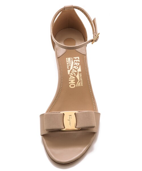 FERRAGAMO（フェラガモ）の「Salvatore Ferragamo Margot Wedge Sandals（その他シューズ・レディース・Beige・6/6.5/7/7.5/8.5）」の2枚目の写真