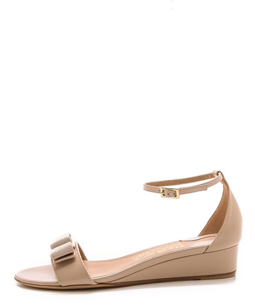 FERRAGAMO（フェラガモ）の「Salvatore Ferragamo Margot Wedge Sandals（その他シューズ・レディース・Beige・6/6.5/7/7.5/8.5）」の3枚目の写真