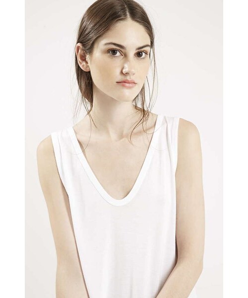 TOPSHOP(トップショップ)の「Who we are Tail scoop tank top(Tシャツ/カットソー・レディース・White・XS/S/M/L)」の5枚目の写真