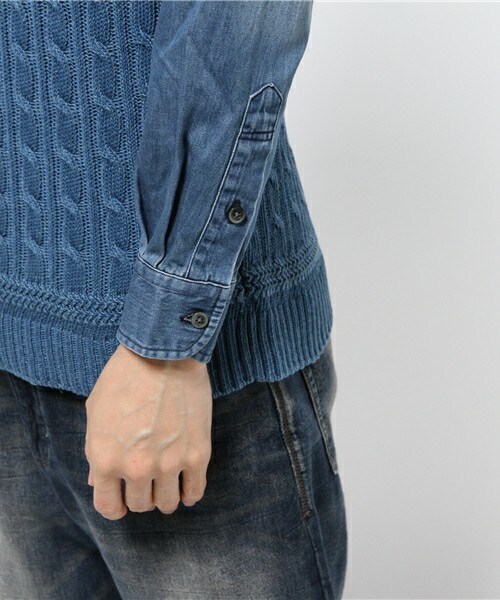 RATTLE TRAP（ラトルトラップ）の「インディゴ染めケーブル編み×デニムコンビシャツニット（ニット/セーター・メンズ・ブルー・MEDIUM/LARGE）」の5枚目の写真