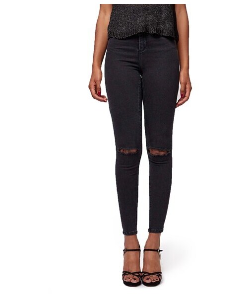 TOPSHOP(トップショップ)の「Topshop Moto 'Joni' Ripped Skinny Jeans (Black) (Tall)(デニムパンツ・レディース・Black・Regular 26 US (fits like 25-26)/Regular 28 US (fits like 27)/Regular 30 US (fits like 28-30)/Regular 32 US (fits like 30-31)/Regular 34 US (fits like 31-32))」の1枚目の写真