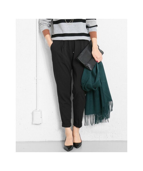 URBAN RESEARCH DOORS(アーバンリサーチドアーズ)の「ストレッチテーパードイージーパンツ(パンツ・レディース・NAVY/CHARCOAL/BLACK・36/38)」の7枚目の写真