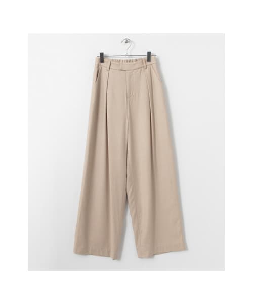 URBAN RESEARCH(アーバンリサーチ)の「ウールタックワイドパンツ(パンツ・レディース・OFF BEIGE/BLACK/GRAY・FREE)」の1枚目の写真