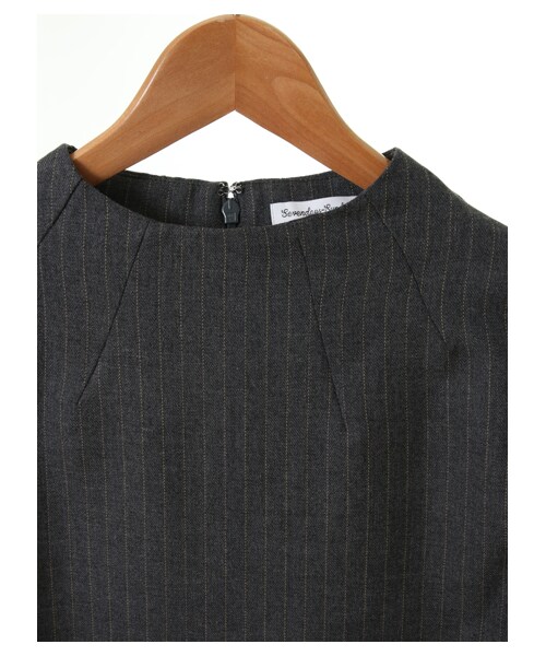 SEVENDAYS=SUNDAY(セブンデイズサンデイ)の「タックボトルネック 長袖ブラウス(トップス・チャコールグレー/ブラック・M/L)」の5枚目の写真