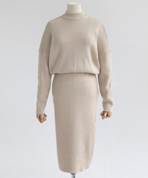 DHOLIC（ディーホリック）の「モックネックひざ丈ニットワンピース（ワンピース・レディース・ワイン/ダークグレー/ホワイトベージュ/ブラック/キャメル・FREE）」の5枚目の写真