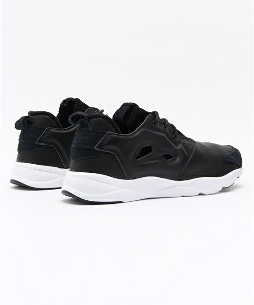 Reebok（リーボック）の「ユニセックス リーボック フューリーライト ブラック Reebok FURYLITE LUX V69722（スニーカー・レディース・ブラック・23.5cm/24cm/24.5cm/26cm/26.5cm/27cm/27.5cm/28cm/25cm）」の4枚目の写真