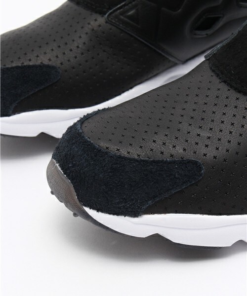 Reebok（リーボック）の「ユニセックス リーボック フューリーライト ブラック Reebok FURYLITE LUX V69722（スニーカー・レディース・ブラック・23.5cm/24cm/24.5cm/26cm/26.5cm/27cm/27.5cm/28cm/25cm）」の5枚目の写真