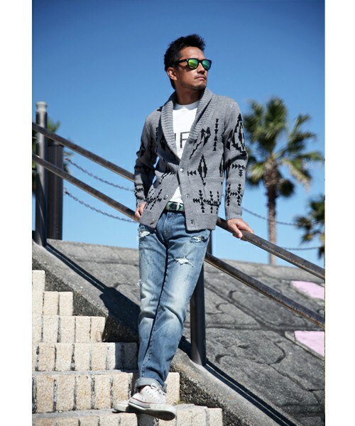 THE STRAND（ストランド）の「ネイティブ柄ショールカラーカーディガン（カーディガン/ボレロ・メンズ・ネイビー×ホワイト/ベージュ×オレンジ/グレー×ブラック・S/M/L）」の2枚目の写真