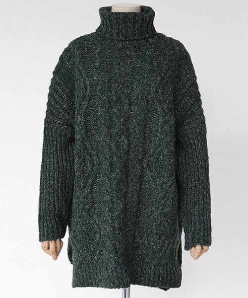 DHOLIC（ディーホリック）の「サイドスリットミディアム丈タートルネックニットプルオーバー（ニット/セーター・レディース・ダークグレー/ベージュ/ディープスカイブルー/グリーン/ブラウン・FREE）」の4枚目の写真