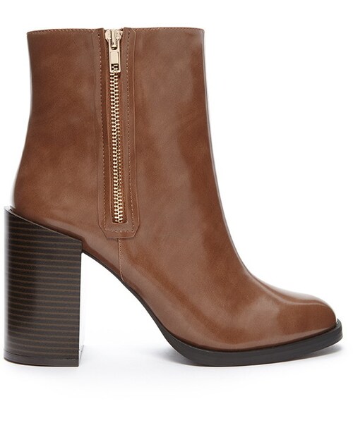 FOREVER 21（フォーエバー トゥエンティーワン）の「FOREVER 21 Extended Heel Faux Leather Booties（ブーツ・レディース・Black/Brown・5.5/6/6.5/7/7.5/8/8.5/9/10）」の2枚目の写真