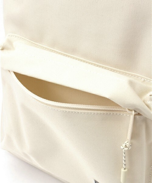 Herschel Supply（ハーシェルサプライ）の「Herschel CLASSIC Mid Volume 2014FW カラー別注（バックパック/リュック・レディース・クリーム・FREE）」の8枚目の写真