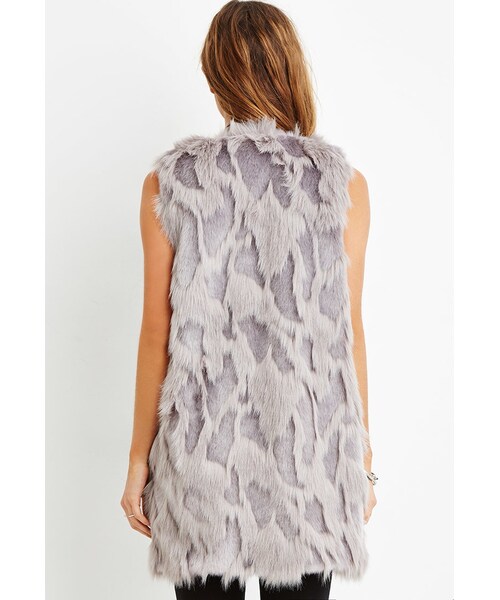 FOREVER 21（フォーエバー トゥエンティーワン）の「フェイクファーベスト（ジャケット/アウター・レディース・GREY・Small/Medium/Large）」の3枚目の写真