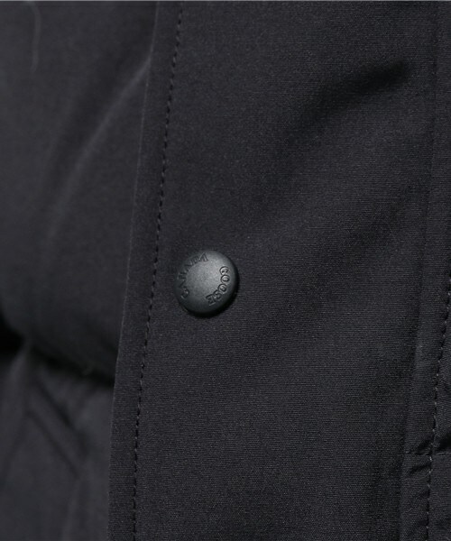 CANADA GOOSE(カナダグース)の「CANADA GOOSE CARSON(ダウンジャケット/コート・メンズ・ネイビー/ブラック・S/L/M)」の9枚目の写真