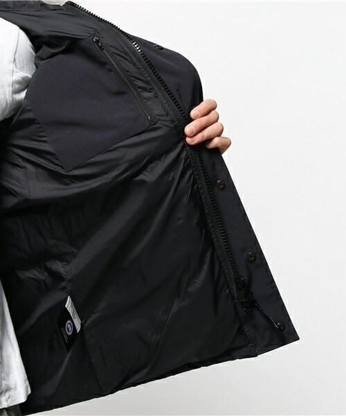 CANADA GOOSE(カナダグース)の「CANADA GOOSE CARSON(ダウンジャケット/コート・メンズ・ネイビー/ブラック・S/L/M)」の11枚目の写真