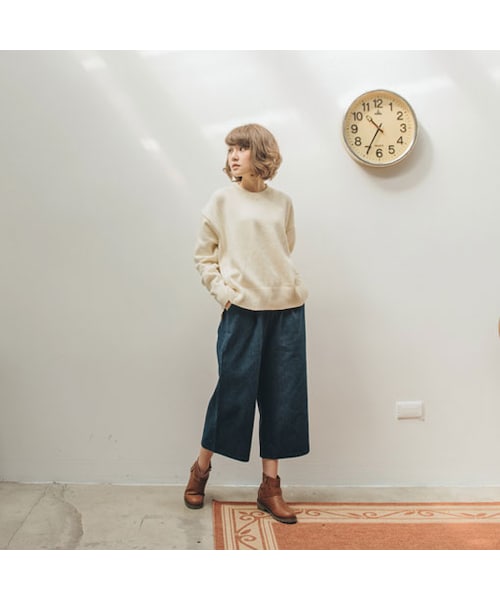 QUEEN SHOP（クイーンショップ）の「盛行的男孩感寬褲持續燃燒是修飾下半身的首選單品上身可以選擇半紮式穿法搭配素T就可以輕便出門唷！（パンツ・レディース・深藍/中藍・S/M）」の6枚目の写真