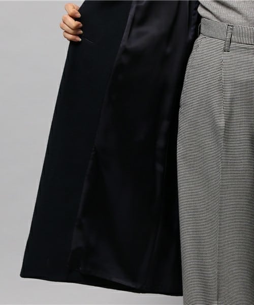 fredy emue(フレディエミュ)の「ビーバーロングテーラーコート(チェスターコート・レディース・グレー/ネイビー・36/38)」の10枚目の写真