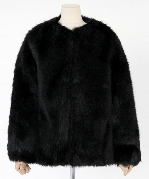 DHOLIC（ディーホリック）の「ノーカラーボリュームフェイクファージャケット（その他アウター・レディース・グレー/ワイン/ブラック・FREE）」の2枚目の写真