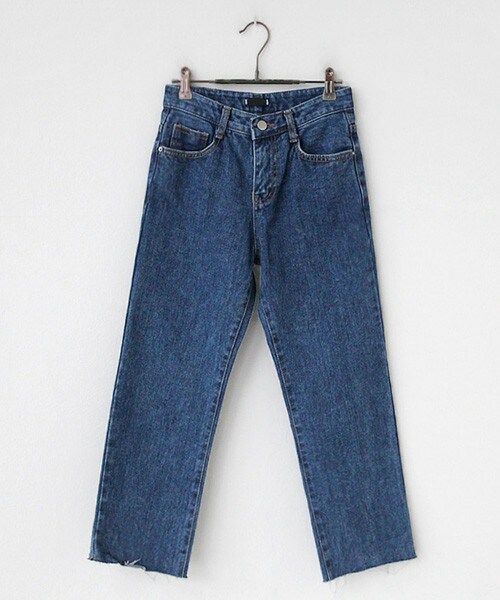 DHOLIC（ディーホリック）の「フレイドヘムクロップドストレートデニムパンツ（デニムパンツ・レディース・ブラックグレー/ディープブルーデニム・S/M/L）」の2枚目の写真