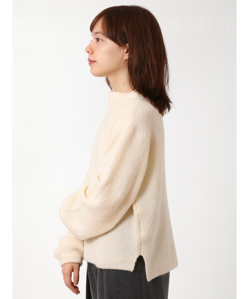 w closet(ダブルクローゼット)の「7G片畦ボトルネックニット(トップス・レディース・オフホワイト/キャメル/ボルドー・FREE)」の5枚目の写真