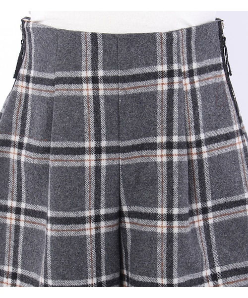 PAGEBOY（ページボーイ）の「サイドZIPショートパンツ（パンツ・レディース・グレー系/チャコール系/ネイビー系）」の7枚目の写真