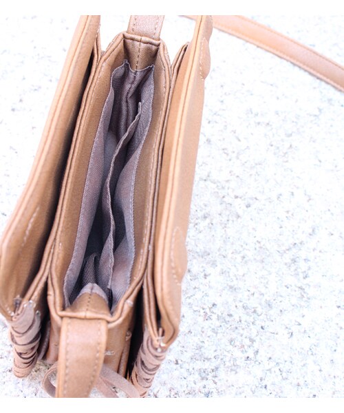 PAGEBOY（ページボーイ）の「【POINT×10】【PAGEBOY】カガリポシェット（バッグ・レディース・アイボリー/ブラック/キャメル）」の6枚目の写真