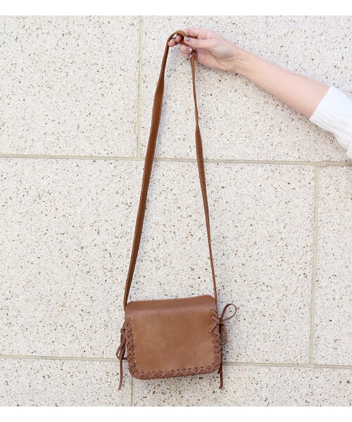 PAGEBOY（ページボーイ）の「【POINT×10】【PAGEBOY】カガリポシェット（バッグ・レディース・アイボリー/ブラック/キャメル）」の3枚目の写真