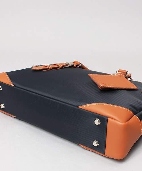 MEN'S BIGI（メンズビギ）の「【Apiana(アピアナ)】コラボ ビジネスバッグ(撥水加工)/ナイロン×レザー（ビジネスバッグ・メンズ・ネイビー/ブルー系その他・FREE）」の6枚目の写真