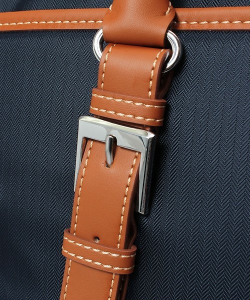 MEN'S BIGI（メンズビギ）の「【Apiana(アピアナ)】コラボ ビジネスバッグ(撥水加工)/ナイロン×レザー（ビジネスバッグ・メンズ・ネイビー/ブルー系その他・FREE）」の8枚目の写真