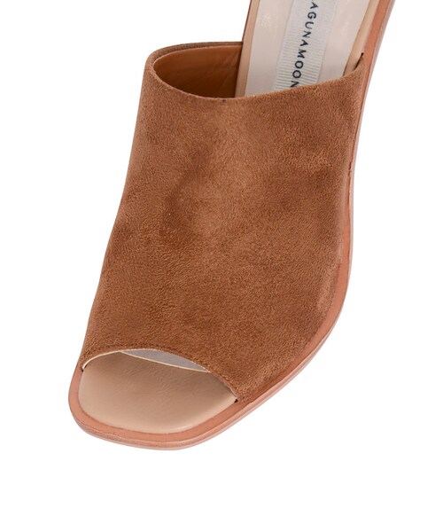 LAGUNAMOON（ラグナムーン）の「トライアングルヒール clogサンダル（シューズ・レディース・ブラック/マスタード/ブラウン・XS/S/M）」の8枚目の写真