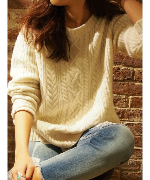 Ungrid（アングリッド）の「ケーブルプレーンニット（トップス・レディース・オフホワイト/チャコールグレー/キャメル・F）」の4枚目の写真