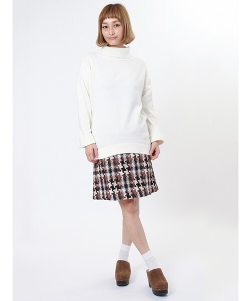 w closet（ダブルクローゼット）の「天竺編みタートルネックニット（トップス・レディース・オフホワイト/グレー/モカ/ブルー・FREE）」の12枚目の写真