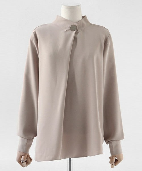 DHOLIC（ディーホリック）の「メタルボタンタックブラウス（シャツ/ブラウス・レディース・アイボリー/ブラック/ベージュ・FREE）」の3枚目の写真