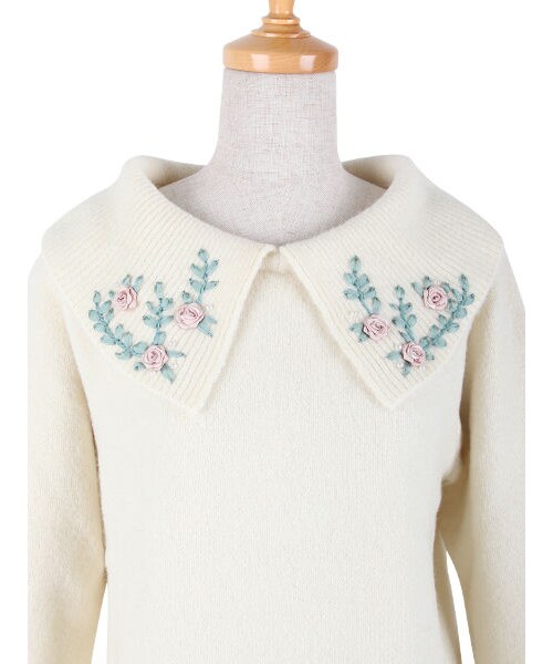 an another angelus（アンアナザーアンジェラス）の「リボン刺繍ビッグカラーニットプルオーバー/an another angelus（ニット/セーター・レディース・その他）」の4枚目の写真