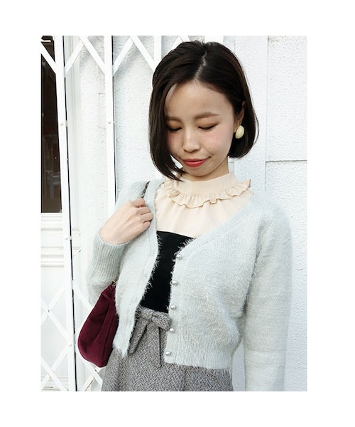 F i.n.t(フィント)の「Vネックショートシャギーニットカーディガン/F&A(カーディガン/ボレロ・レディース・その他)」の1枚目の写真