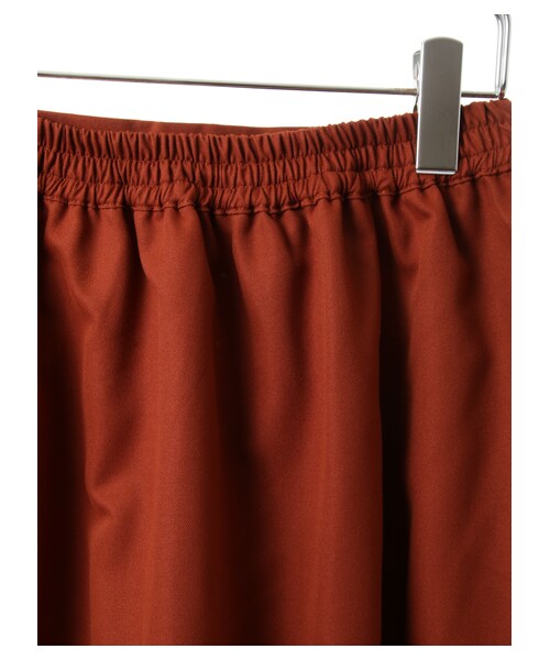 earth music&ecology（アースミュージックアンドエコロジー）の「【Special Price】ミモレフレアースカート（スカート・ブラック/レッド/テラコッタ/キャメル/カーキ/ネイビー/ダークグリーン・F）」の13枚目の写真